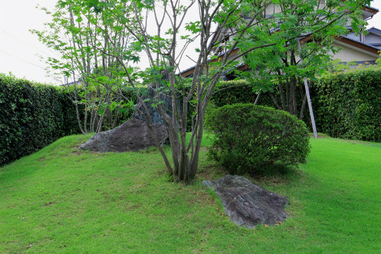 芝生のガーデンリフォームには 姫高麗芝 四季のmyガーデン